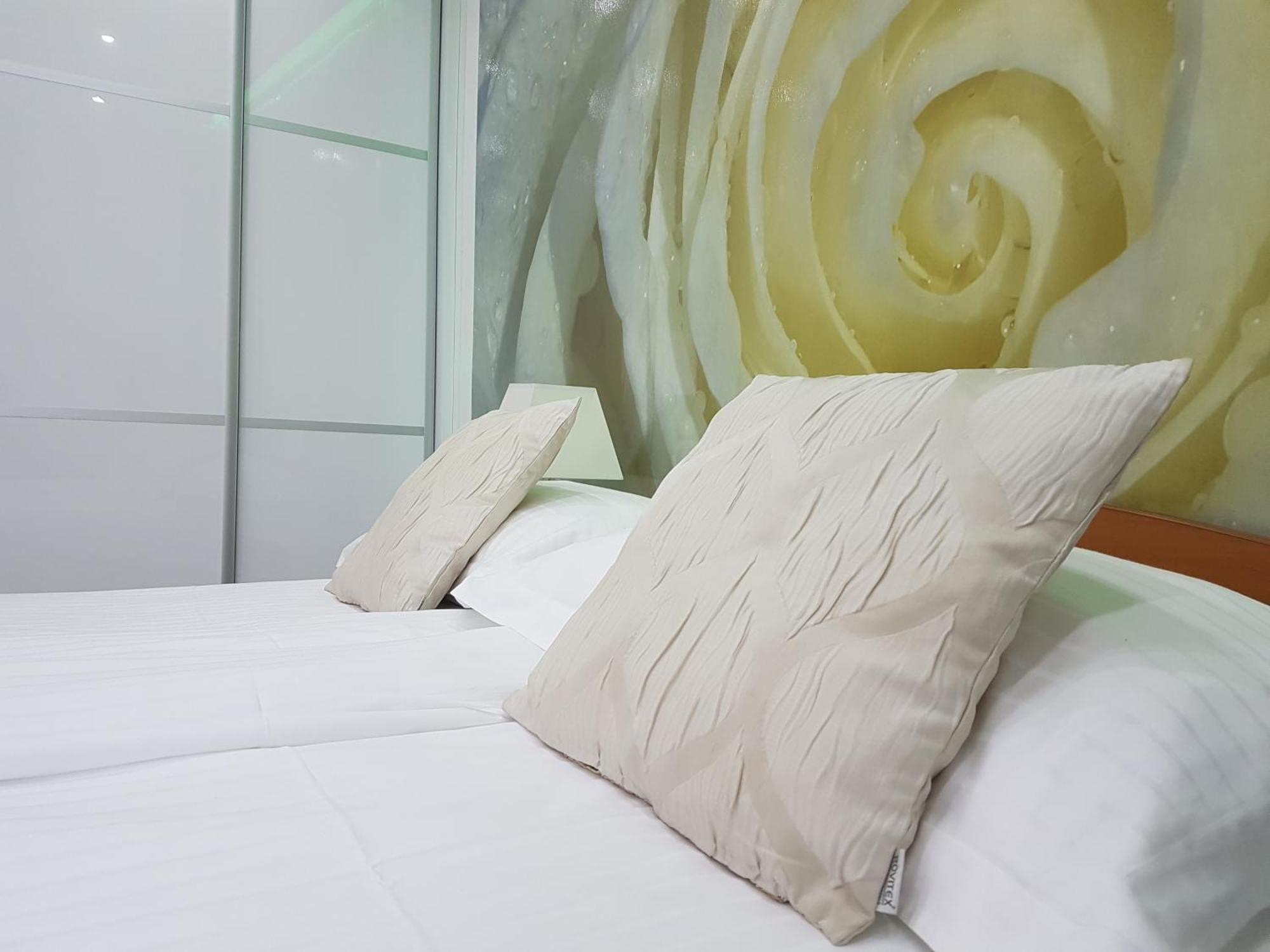 Palladium City Center Apartments มาคาร์สกา ภายนอก รูปภาพ