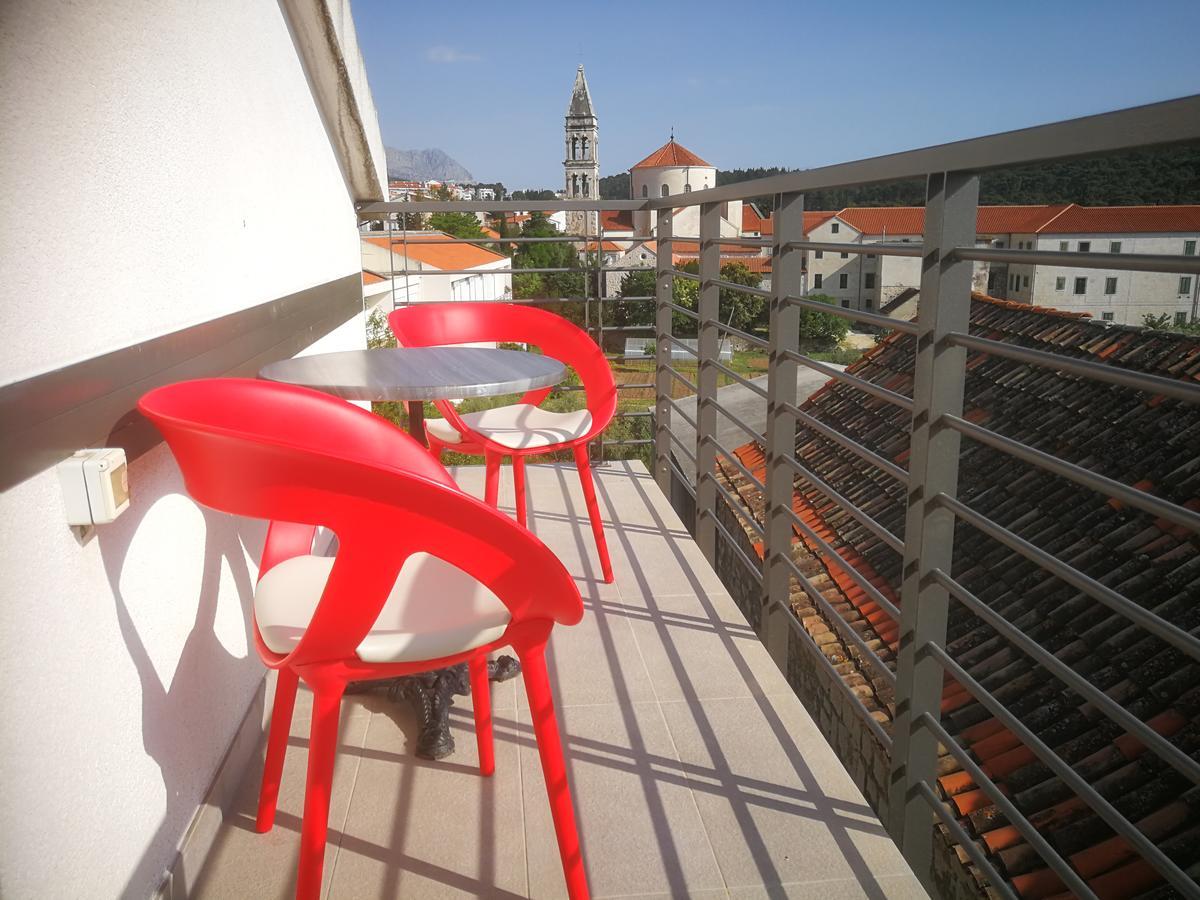 Palladium City Center Apartments มาคาร์สกา ภายนอก รูปภาพ