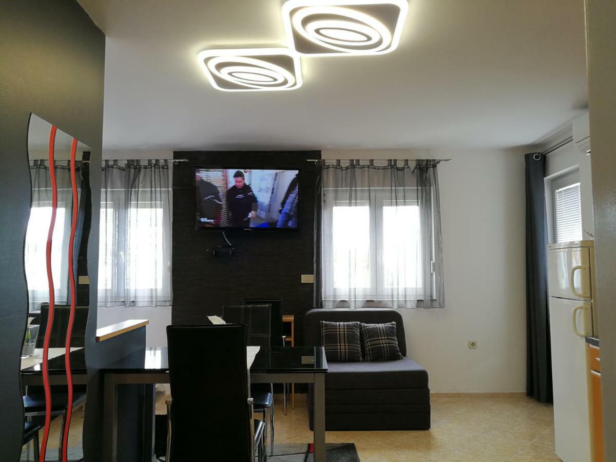 Palladium City Center Apartments มาคาร์สกา ภายนอก รูปภาพ